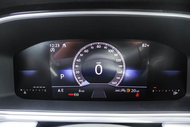 Photo of 2025 Pure White Volkswagen Taos