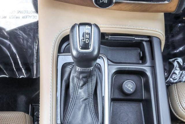Photo of 2017 Bursting Blue Metallic Volvo XC90