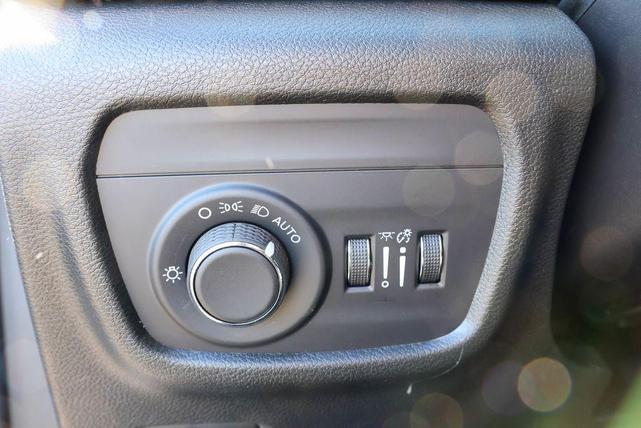 Photo of 2025 Bright White Clearcoat Jeep Grand Cherokee L