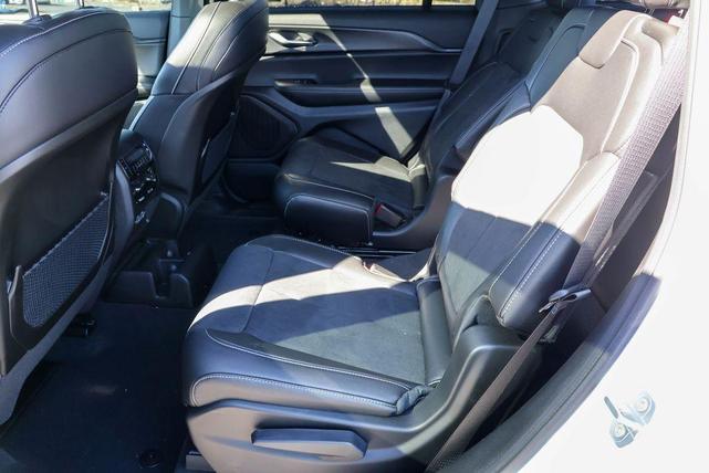 Photo of 2025 Bright White Clearcoat Jeep Grand Cherokee L