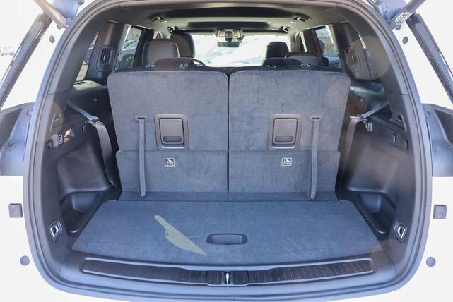 Photo of 2025 Bright White Clearcoat Jeep Grand Cherokee L