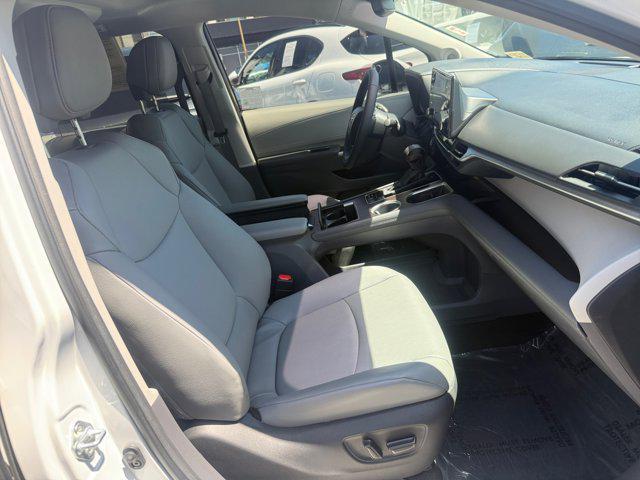 Photo of 2023 Wind Chill Pearl Toyota Sienna