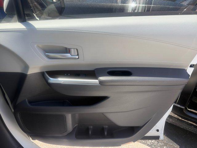 Photo of 2023 Wind Chill Pearl Toyota Sienna