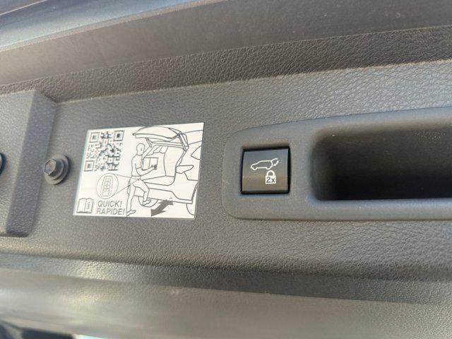 Photo of 2023 Wind Chill Pearl Toyota Sienna