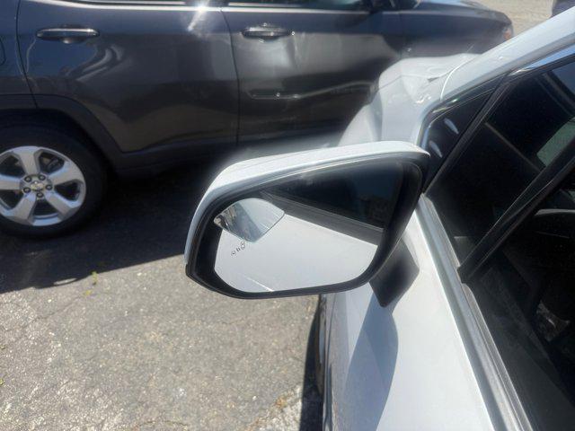 Photo of 2023 Wind Chill Pearl Toyota Sienna