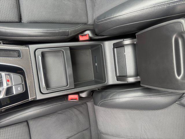Photo of 2022 Mythos Black Metallic Audi SQ5