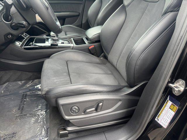 Photo of 2022 Mythos Black Metallic Audi SQ5