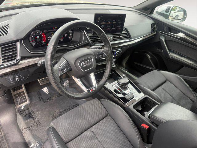 Photo of 2022 Mythos Black Metallic Audi SQ5