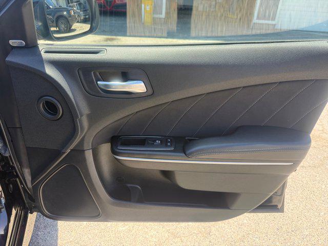 Photo of 2022 Pitch Black Clearcoat Dodge Charger