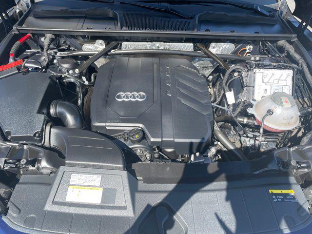 Photo of 2022 Navarra Blue Metallic Audi Q5