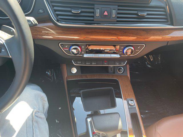 Photo of 2022 Navarra Blue Metallic Audi Q5