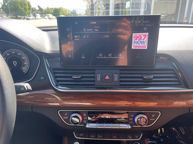 Photo of 2022 Navarra Blue Metallic Audi Q5