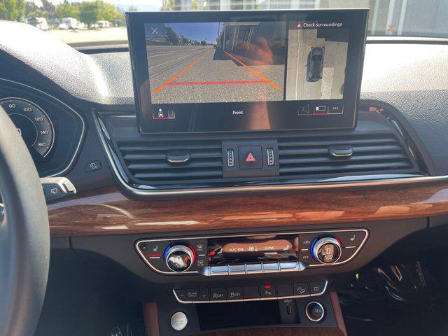 Photo of 2022 Navarra Blue Metallic Audi Q5