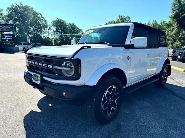 Photo of 2023 Oxford White Ford Bronco