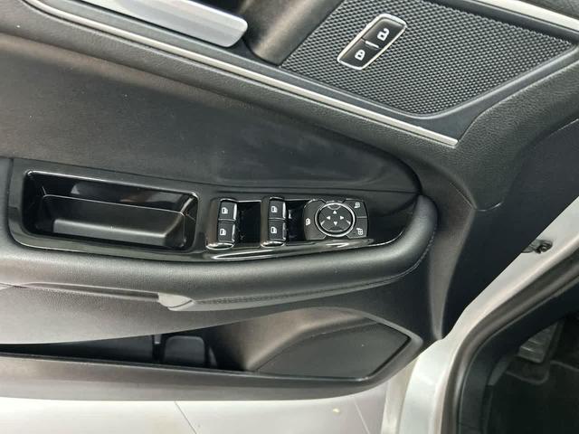 Photo of 2019 Ingot Silver Metallic Ford Edge