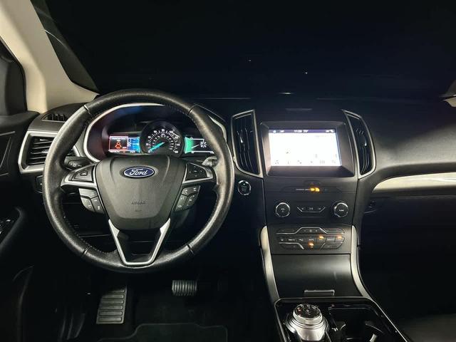 Photo of 2019 Ingot Silver Metallic Ford Edge