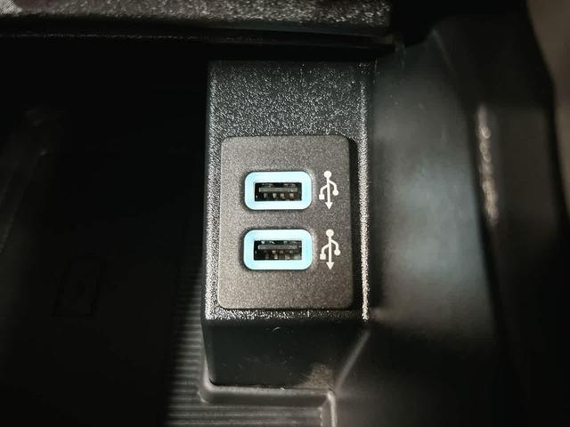 Photo of 2019 Ingot Silver Metallic Ford Edge