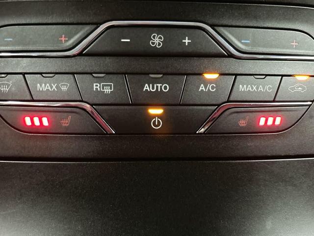 Photo of 2019 Ingot Silver Metallic Ford Edge