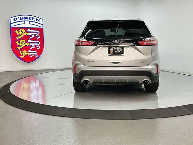Photo of 2019 Ingot Silver Metallic Ford Edge