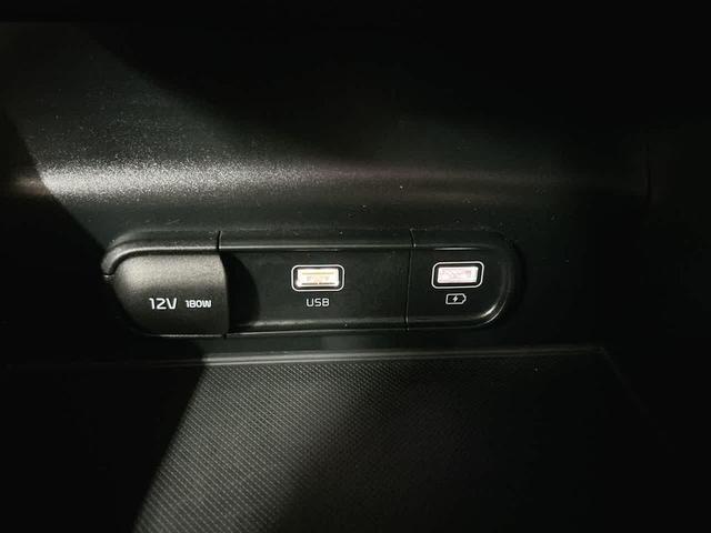 Photo of 2022 Ebony Black Kia K5