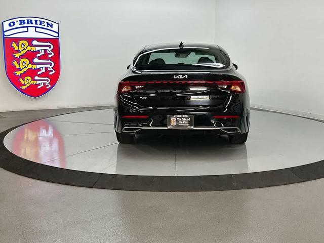 Photo of 2022 Ebony Black Kia K5