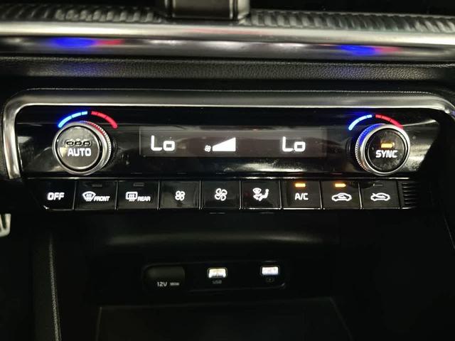 Photo of 2022 Ebony Black Kia K5