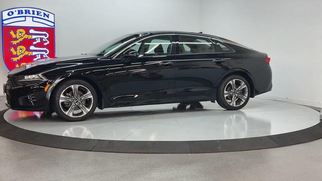 Photo of 2022 Ebony Black Kia K5
