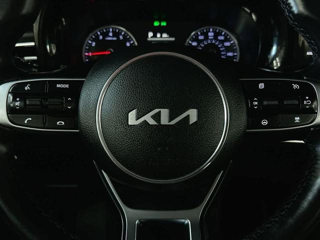 Photo of 2022 Ebony Black Kia K5