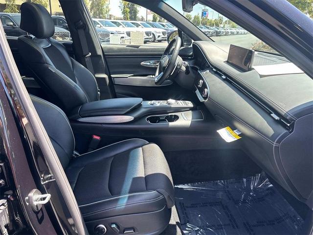 Photo of 2025 Vik Black Genesis GV70