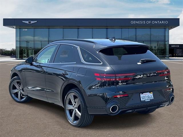 Photo of 2025 Vik Black Genesis GV70