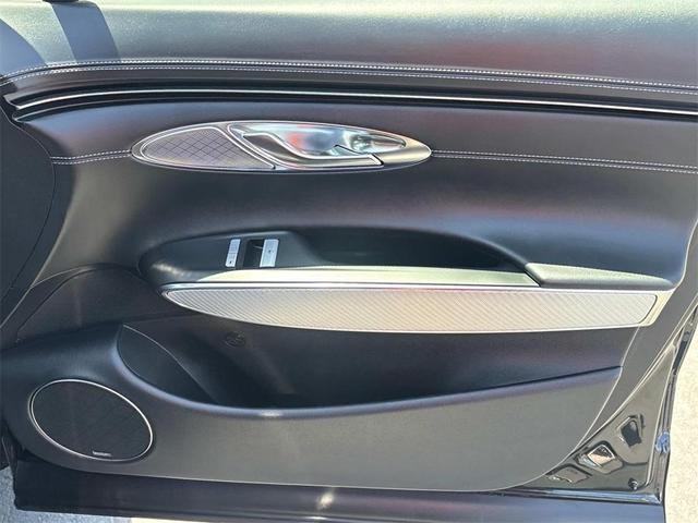 Photo of 2025 Vik Black Genesis GV70