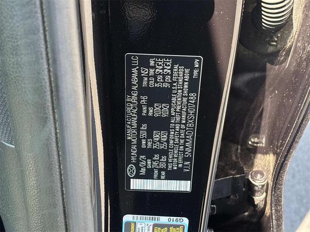 Photo of 2025 Vik Black Genesis GV70