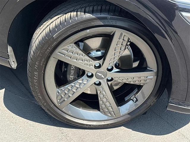 Photo of 2025 Vik Black Genesis GV70