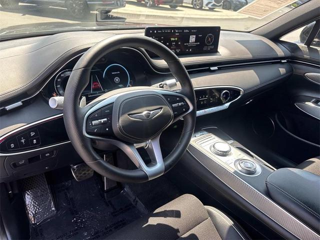 Photo of 2025 Vik Black Genesis GV70
