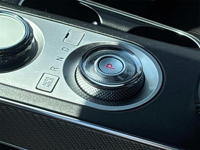Photo of 2025 Vik Black Genesis GV70