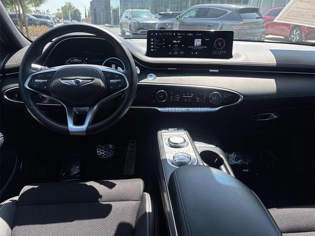 Photo of 2025 Vik Black Genesis GV70