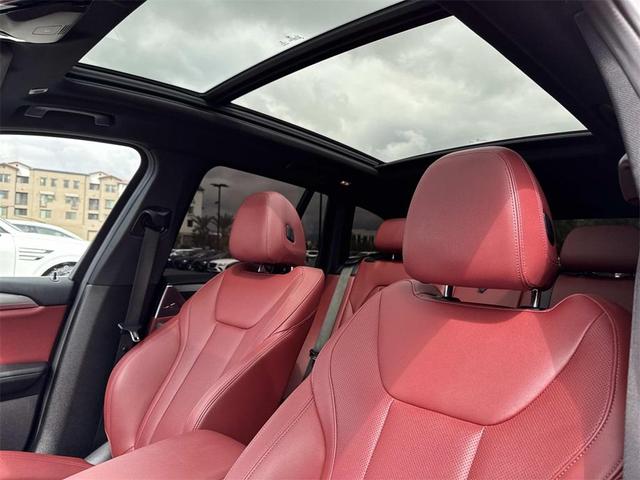 Photo of 2022 Mineral White Metallic BMW X3
