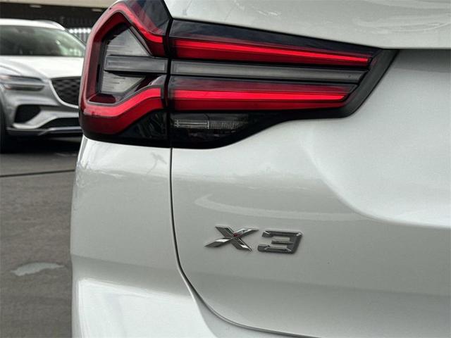 Photo of 2022 Mineral White Metallic BMW X3