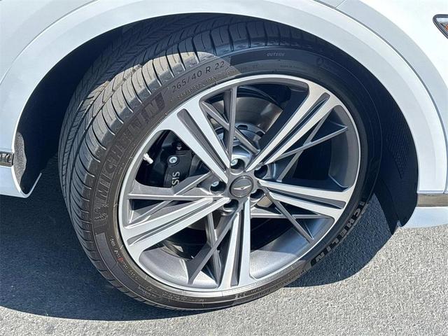 Photo of 2025 Uyuni White Genesis GV80 Coupe