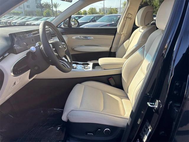 Photo of 2026 Vik Black Genesis GV70