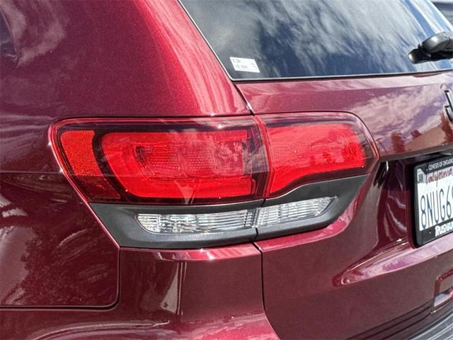 Photo of 2020 Velvet Red Pearlcoat Jeep Grand Cherokee