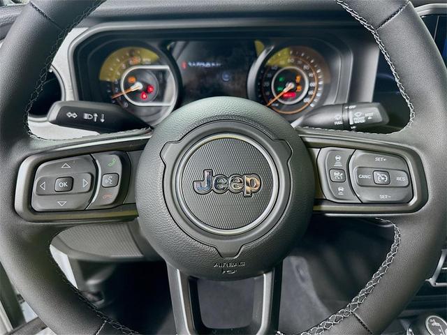 Photo of 2025 Bright White Clearcoat Jeep Wrangler