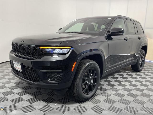 Photo of 2025 Diamond Black Jeep Grand Cherokee