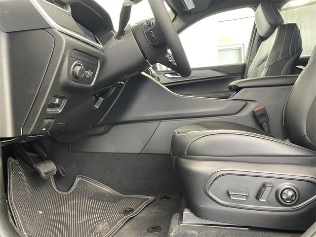 Photo of 2025 Diamond Black Jeep Grand Cherokee