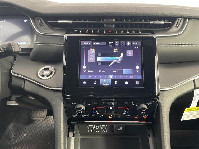 Photo of 2025 Diamond Black Jeep Grand Cherokee