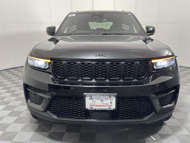 Photo of 2025 Diamond Black Jeep Grand Cherokee