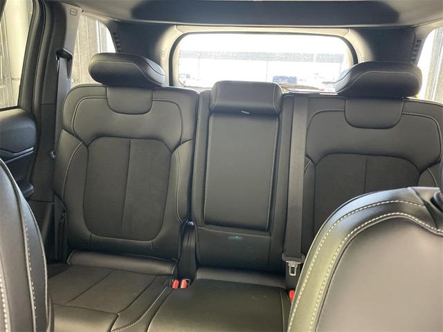 Photo of 2025 Diamond Black Jeep Grand Cherokee