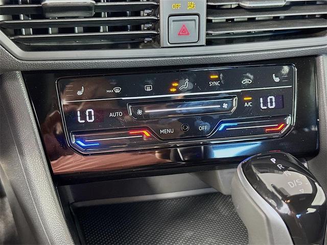 Photo of 2025 Platinum Gray Metallic Volkswagen Jetta