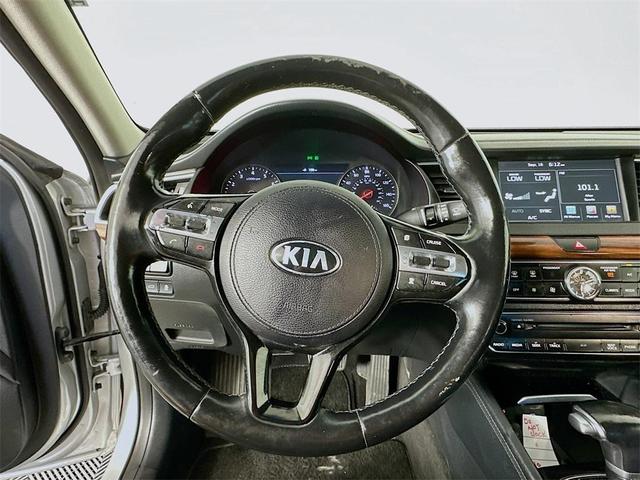 Photo of 2017 Silky Silver Kia Cadenza