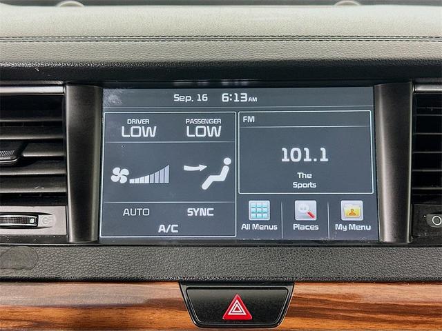 Photo of 2017 Silky Silver Kia Cadenza